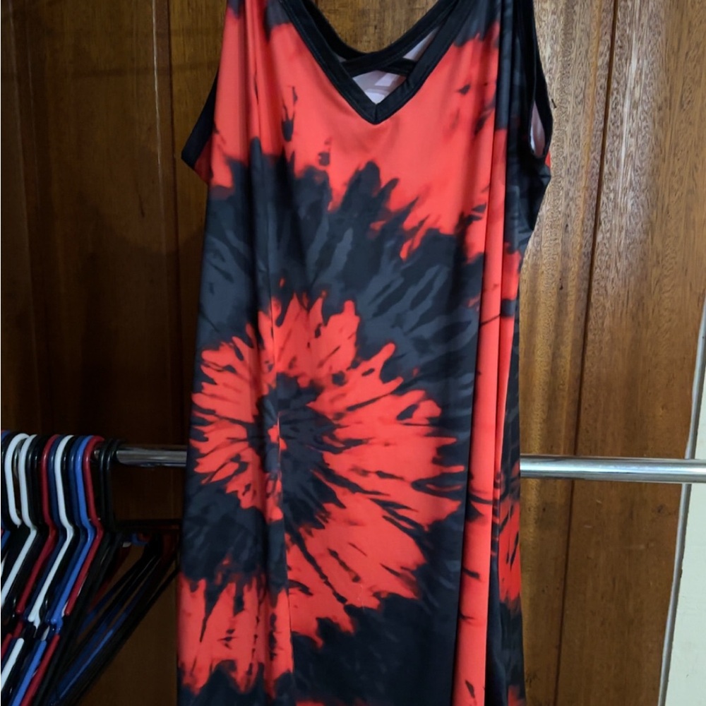 Red and Black Tie-Dye Sleeveless Dress